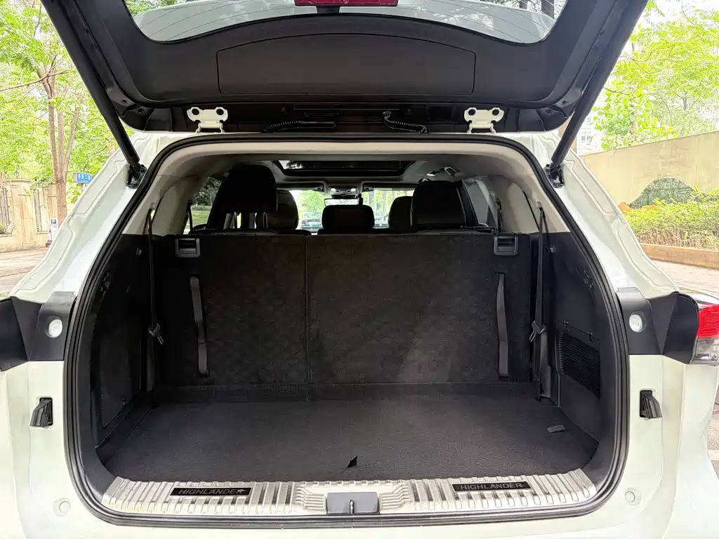Toyota Highlander 2022 Hybrid 2.5L AWD Premium 7-Seater