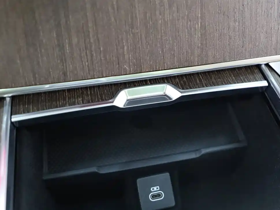 Range Rover 2025 3.0 L6 400PS Autobiography LWB