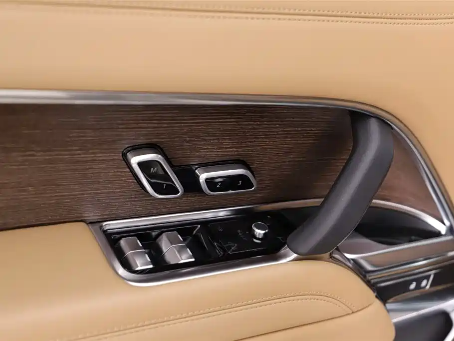 Range Rover 2025 3.0 L6 400PS Autobiography LWB