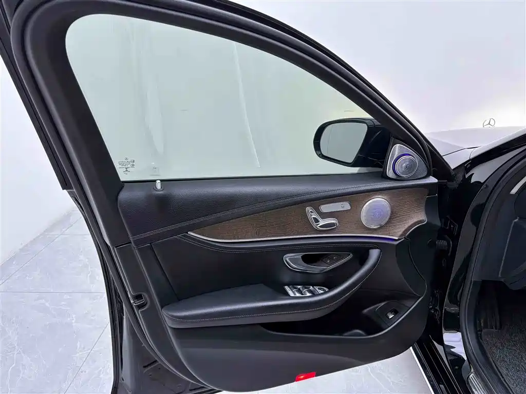 Mercedes-Benz E 260 L 2021