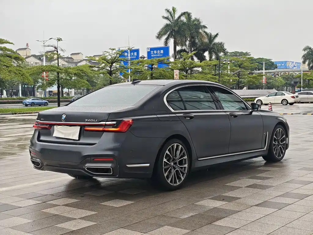 BMW 7 Series 2019 740Li xDrive Executive M Sport Package
