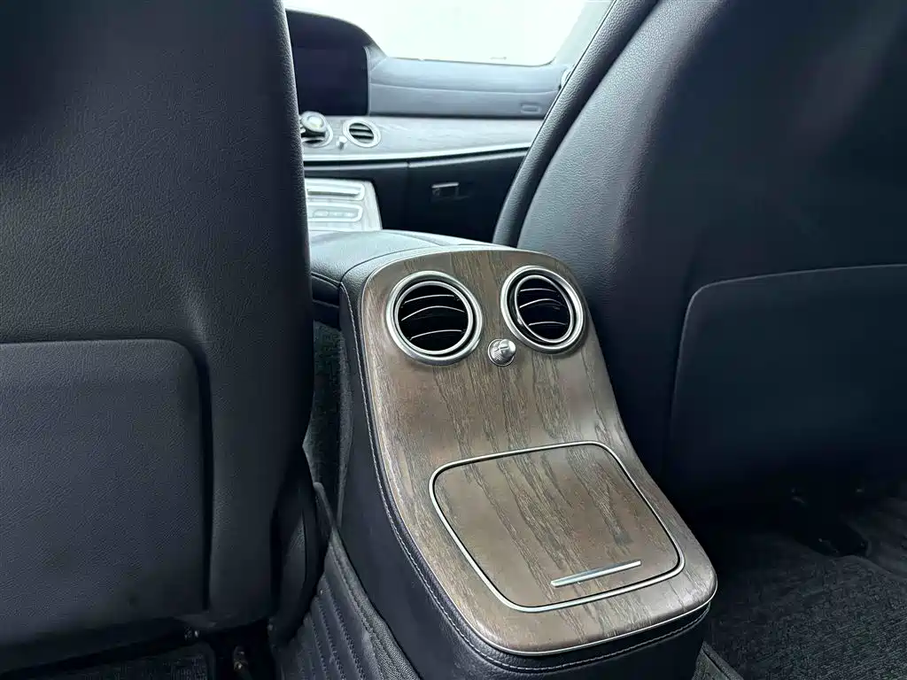 Mercedes-Benz E 260 L 2021