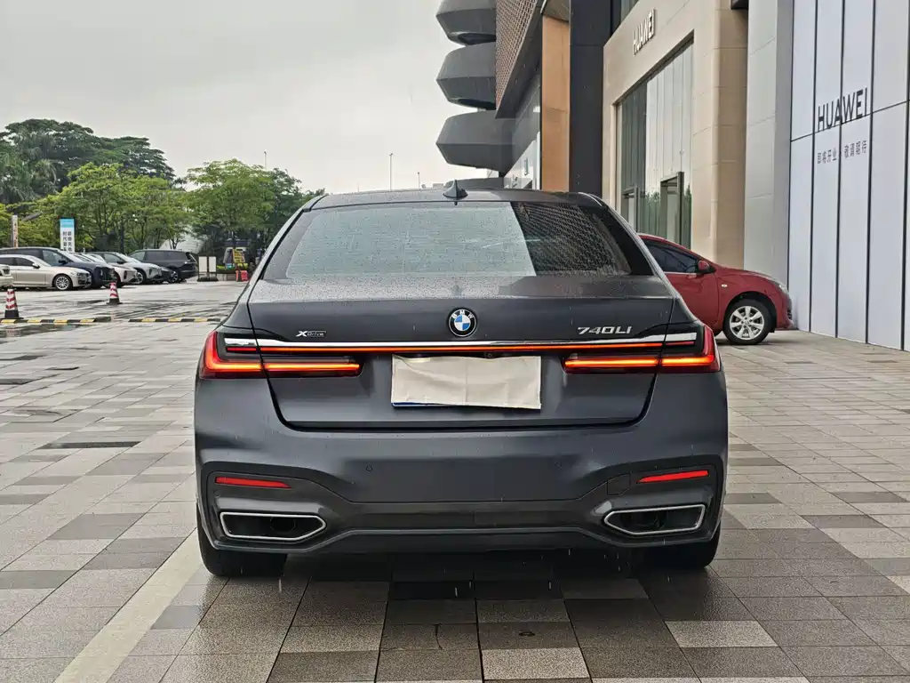 BMW 7 Series 2019 740Li xDrive Executive M Sport Package