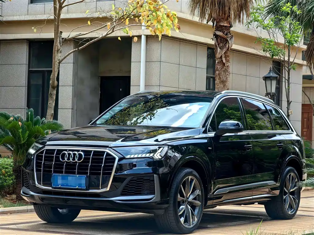 Audi Q7 2023 55 TFSI quattro S line Sport Edition