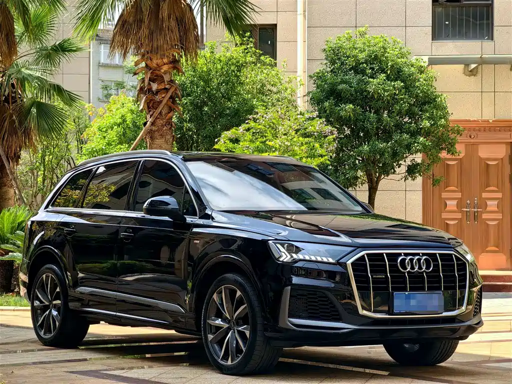 Audi Q7 2023 55 TFSI quattro S line Sport Edition