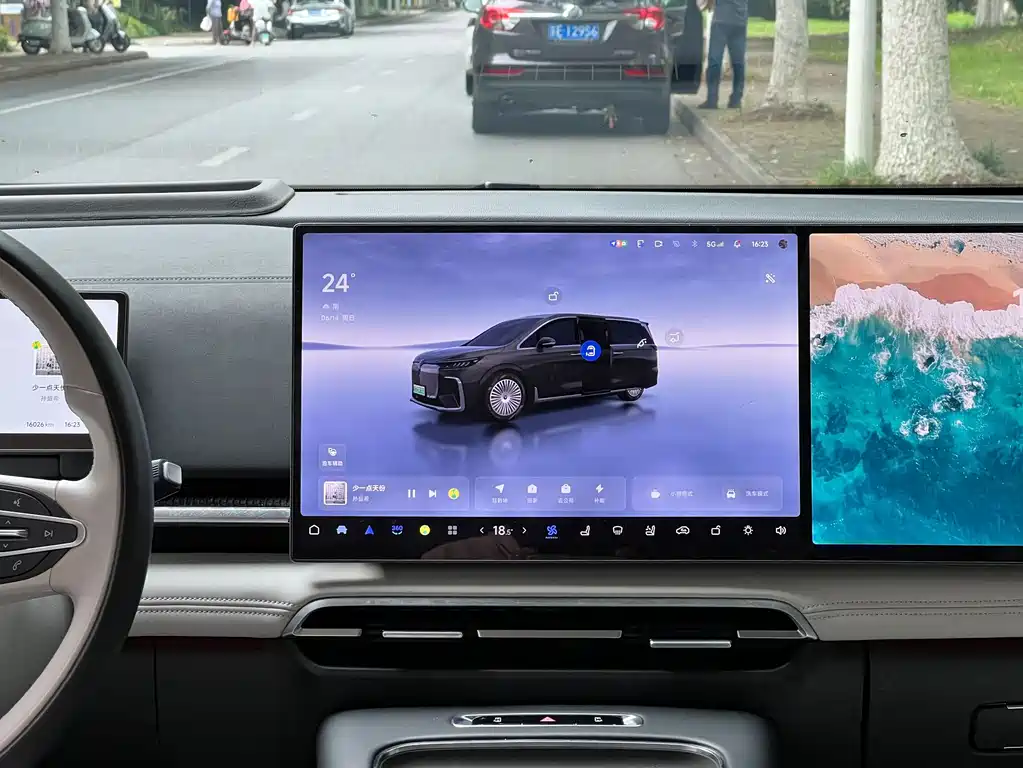 Voyah Dreamer 2025 PHEV AWD Prestige Kunpeng Edition