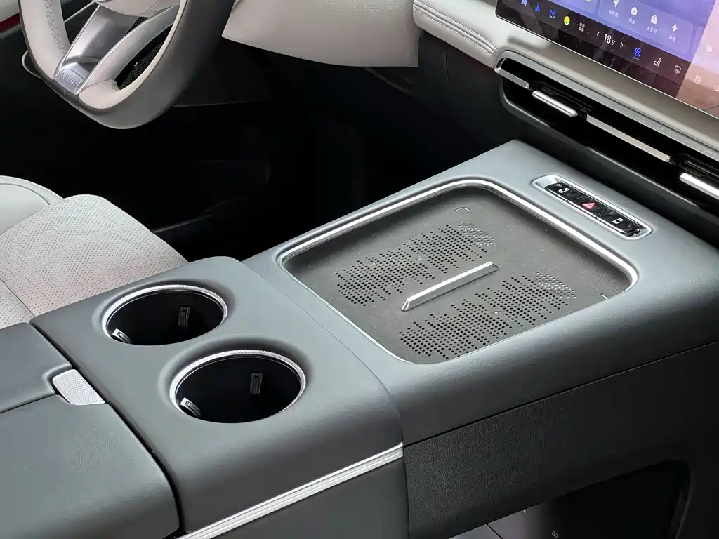 Voyah Dreamer 2025 PHEV AWD Prestige Kunpeng Edition