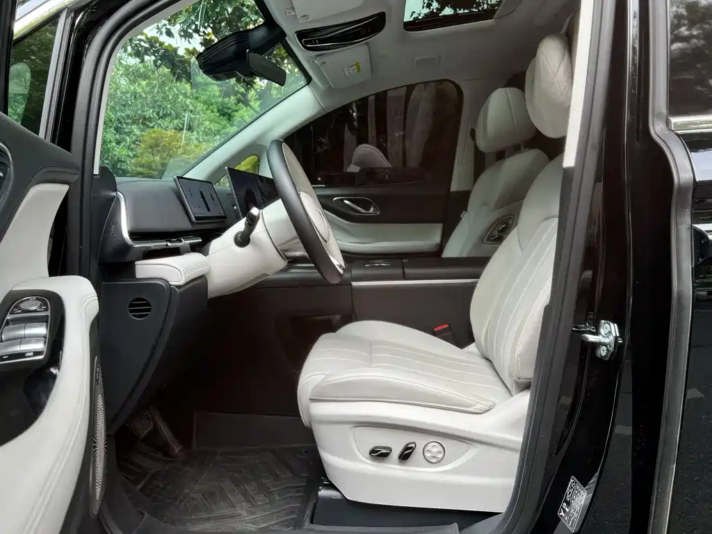 Voyah Dreamer 2025 PHEV AWD Prestige Kunpeng Edition