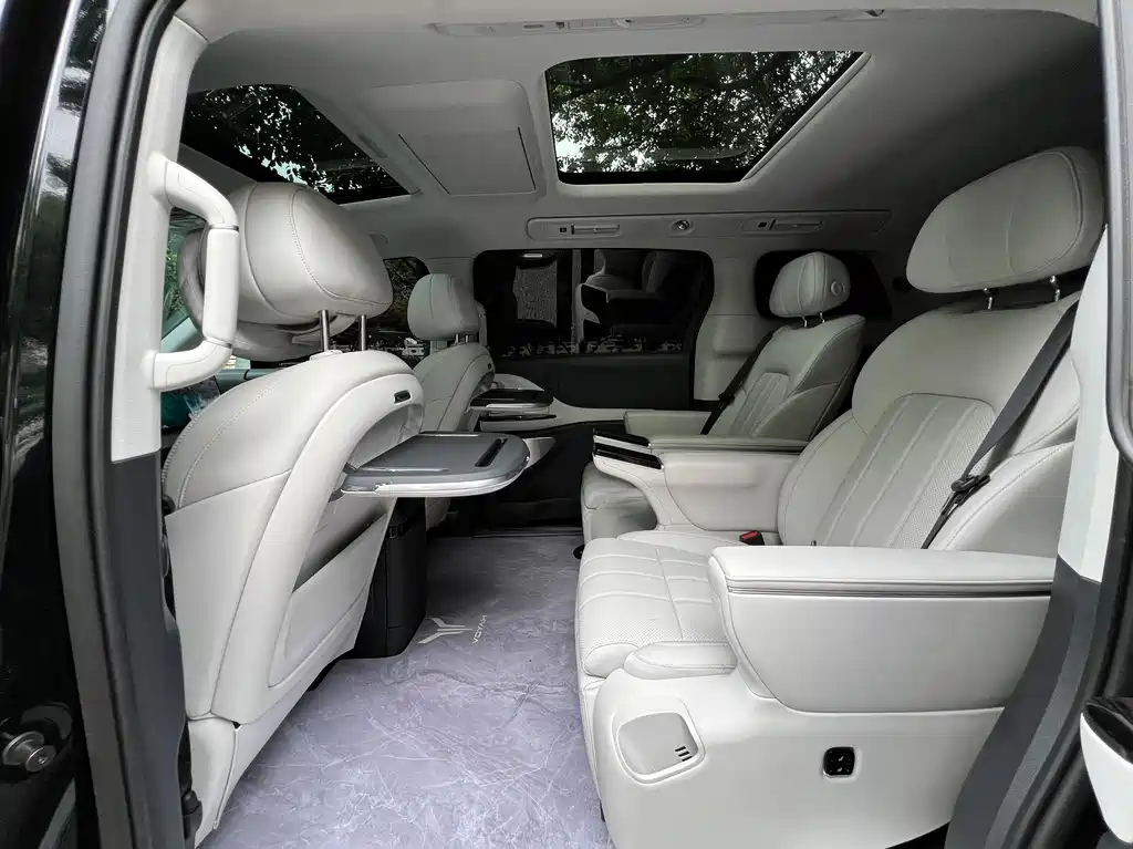 Voyah Dreamer 2025 PHEV AWD Prestige Kunpeng Edition