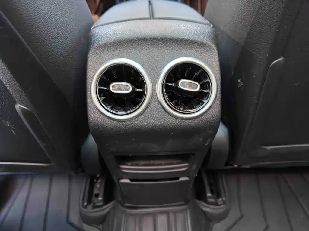 Mercedes-Benz GLB 180 Dynamic 2020