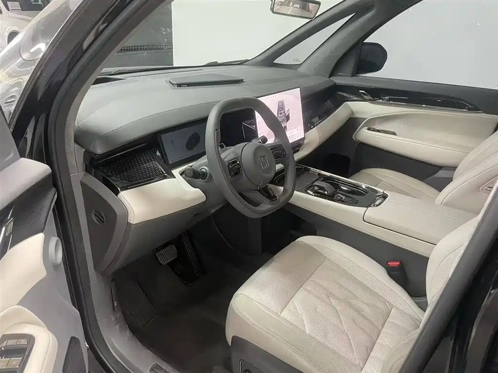 Zeekr 009 2024 7-Seater AWD 108kWh