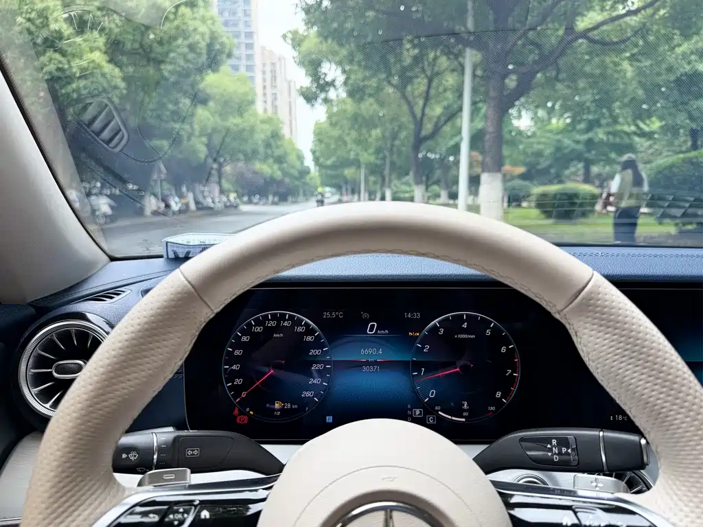 Mercedes-Benz E 260 Coupe (Import) 2023