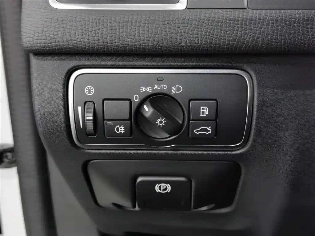 Volvo XC60 2015 T5 AWD Zhiyuan Edition