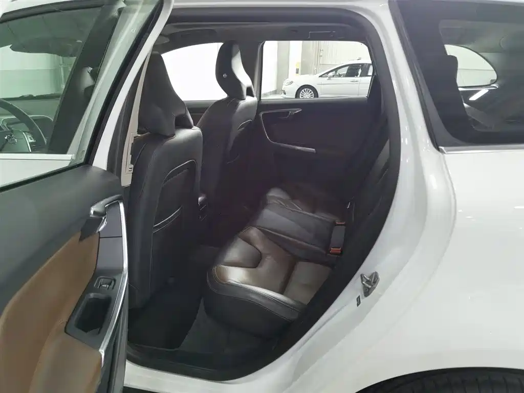 Volvo XC60 2015 T5 AWD Zhiyuan Edition