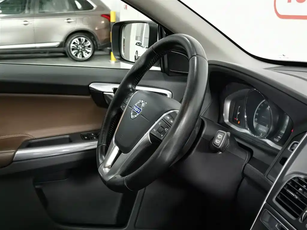 Volvo XC60 2015 T5 AWD Zhiyuan Edition
