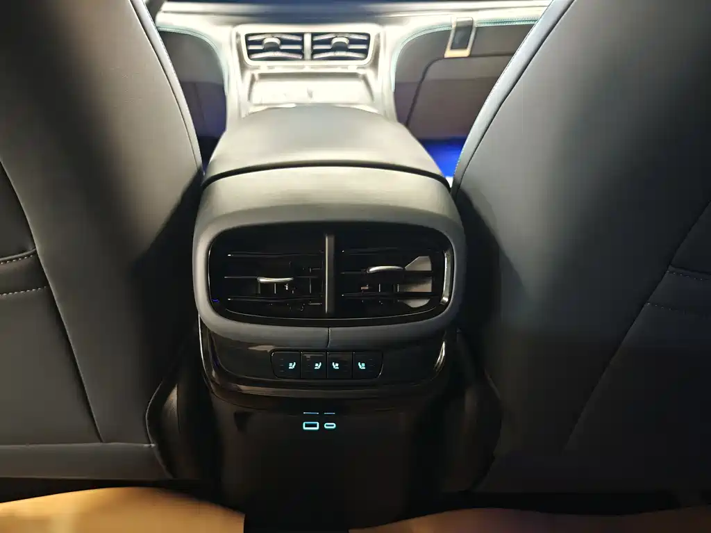 BYD Sea Lion 07 DM-i 2025 150 Pilot+ Edition