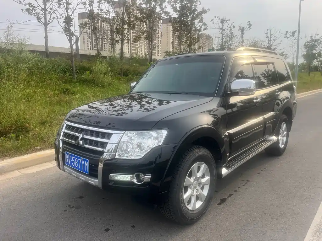 Mitsubishi Pajero 2016 3.0L Automatic Luxury Edition Imported China IV