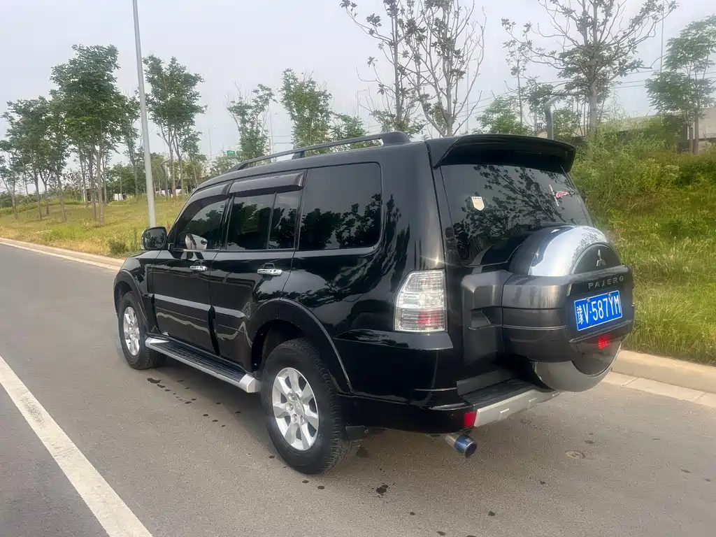 Mitsubishi Pajero 2016 3.0L Automatic Luxury Edition Imported China IV