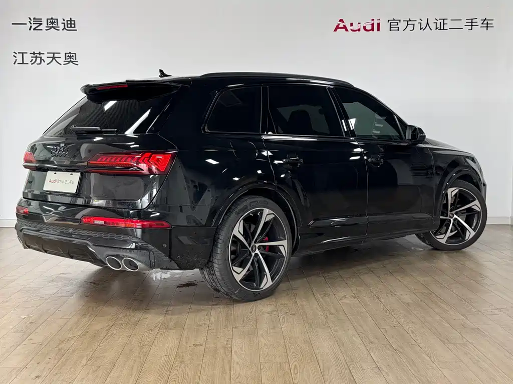 Audi SQ7 2024 4.0 TFSI Dark Knight Edition
