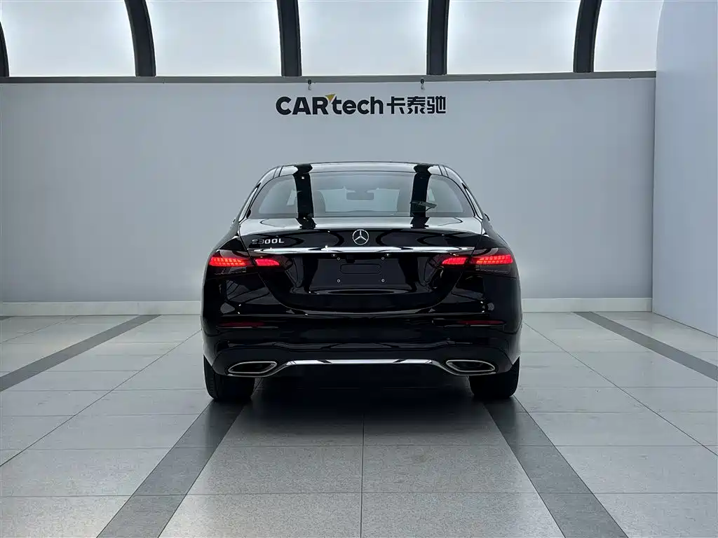 Mercedes-Benz E 300 L Sport Luxury 2021