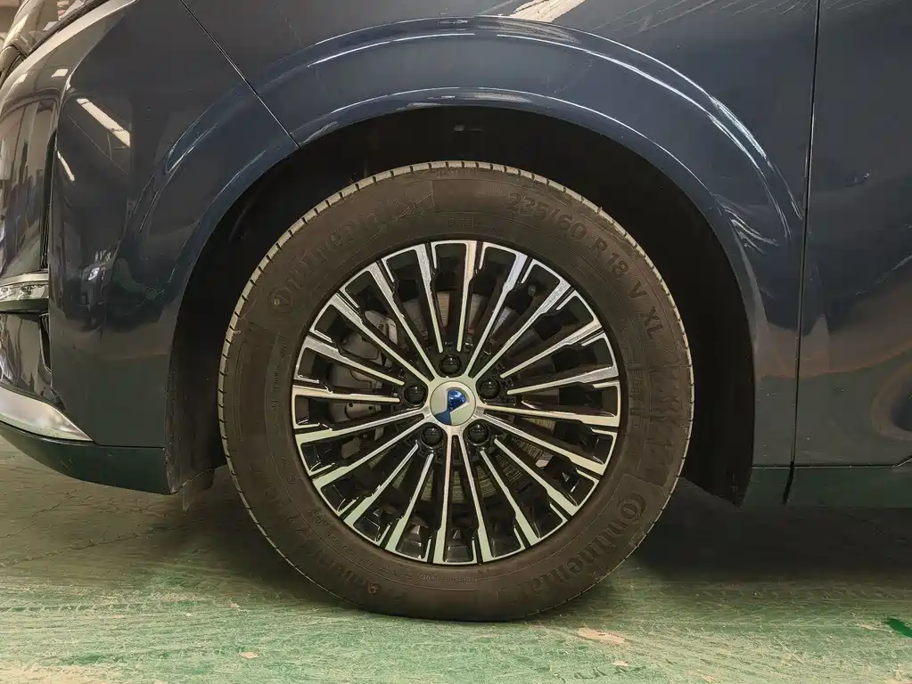 Denza D9 2025 DM-i Intelligent Driving Edition 1020 AWD Flagship