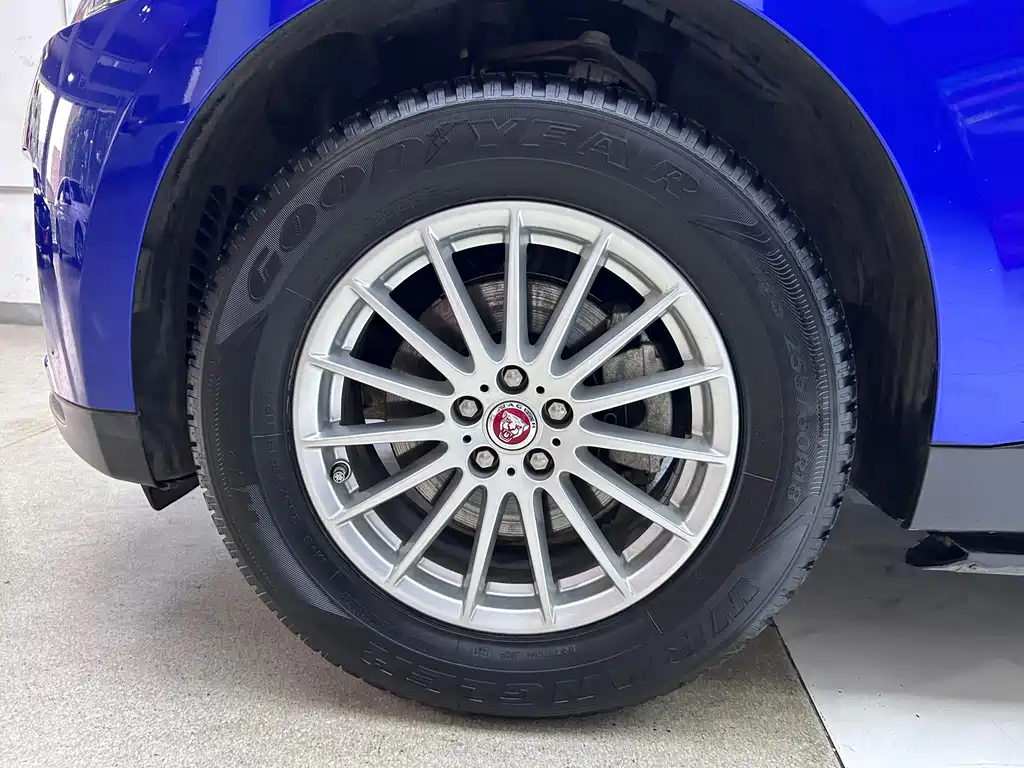 Jaguar F-PACE 2018 2.0T RWD Urban Prestige Edition