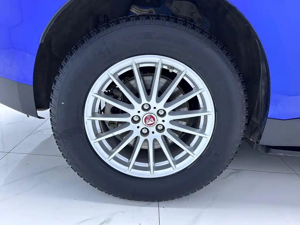 Jaguar F-PACE 2018 2.0T RWD Urban Prestige Edition