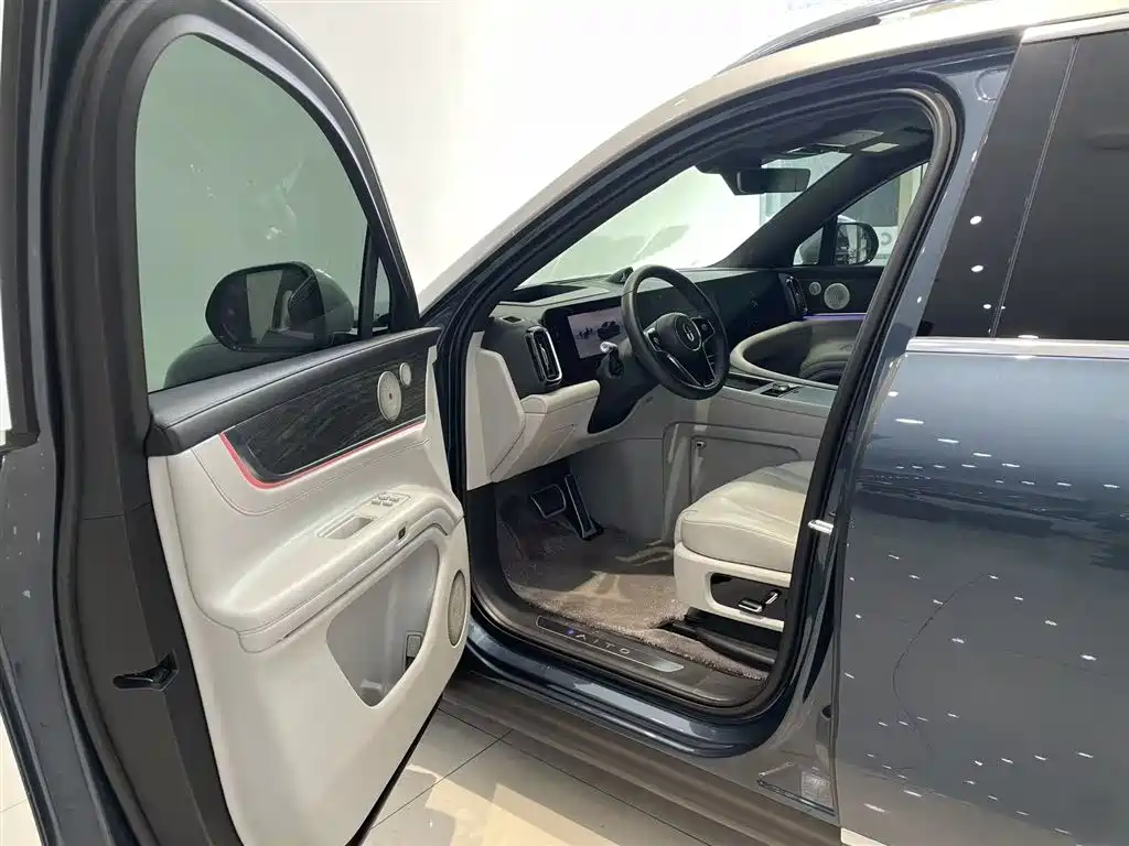 AITO M9 2024 EREV Ultra Edition 42kWh 6-Seater