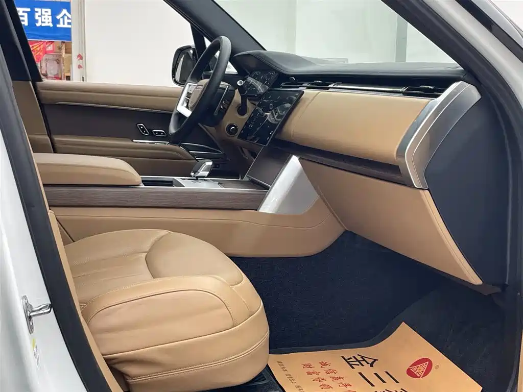 Range Rover 2024 3.0 L6 400PS Autobiography LWB