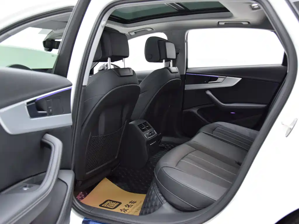 Audi A4L 2023 40 TFSI Avantgarde