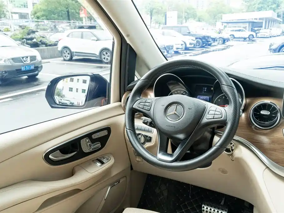 Mercedes-Benz V-Class 2022 V 260 L Long Wheelbase Luxury Edition