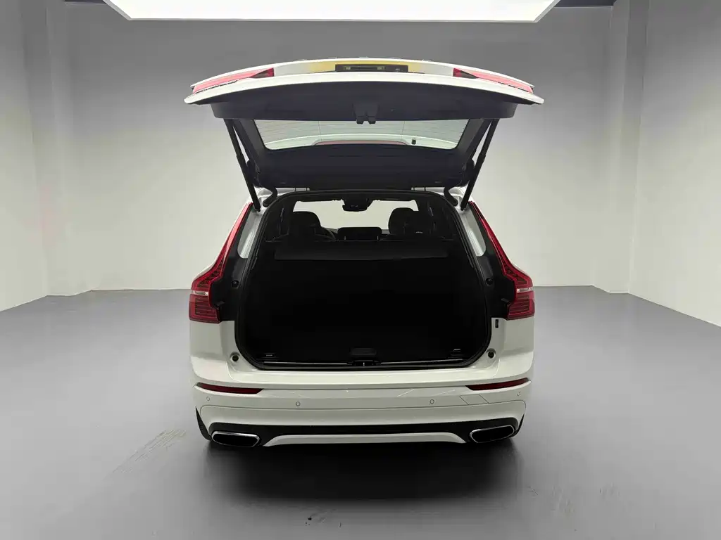 Volvo XC60 2019 T5 AWD Zhiyuan Sport Edition China V