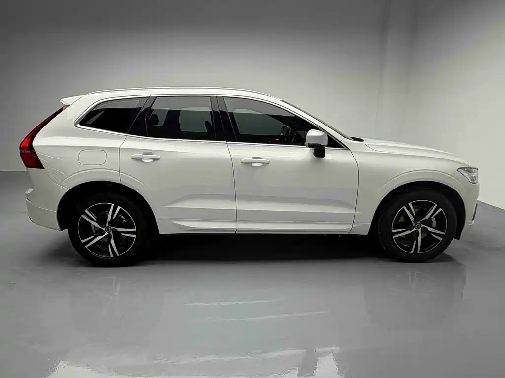 Volvo XC60 2019 T5 AWD Zhiyuan Sport Edition China V