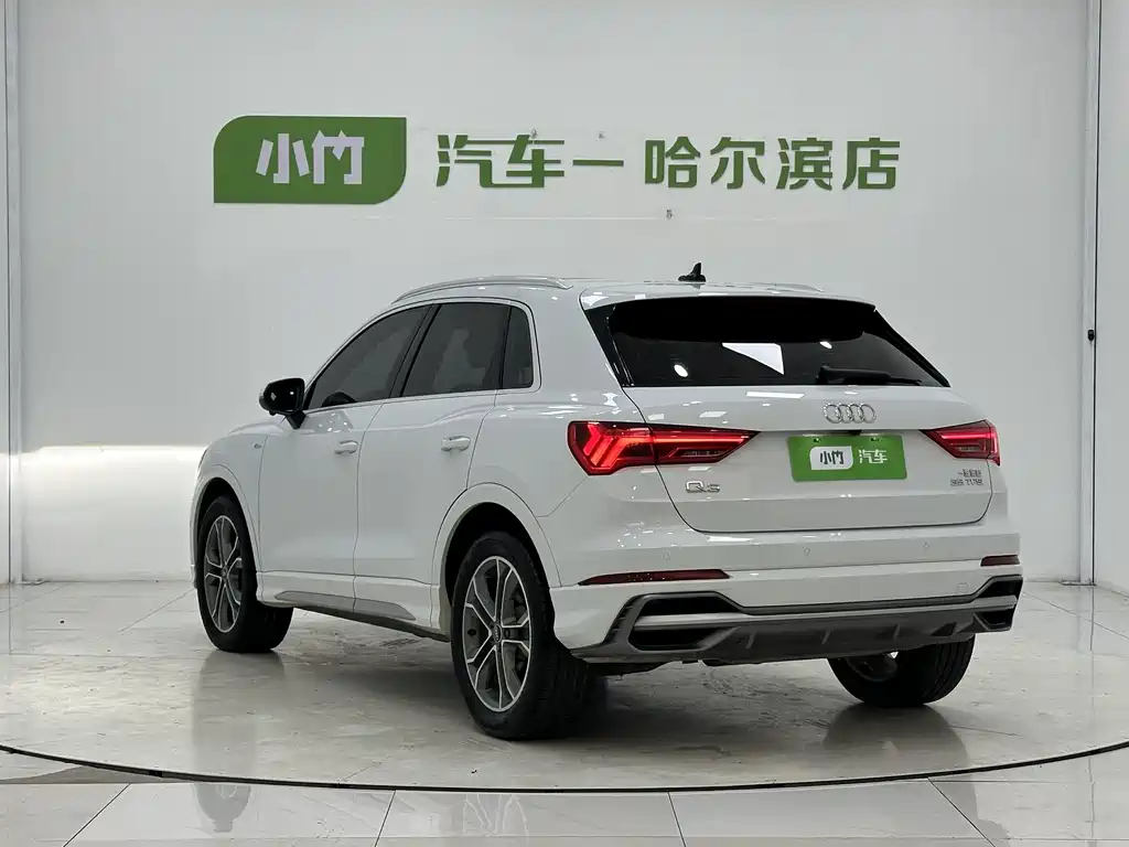 Audi Q3 2022 35 TFSI Sport