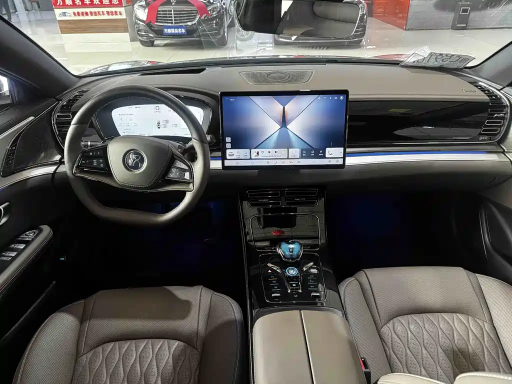 BYD Han 2025 DM-i 125km Premium