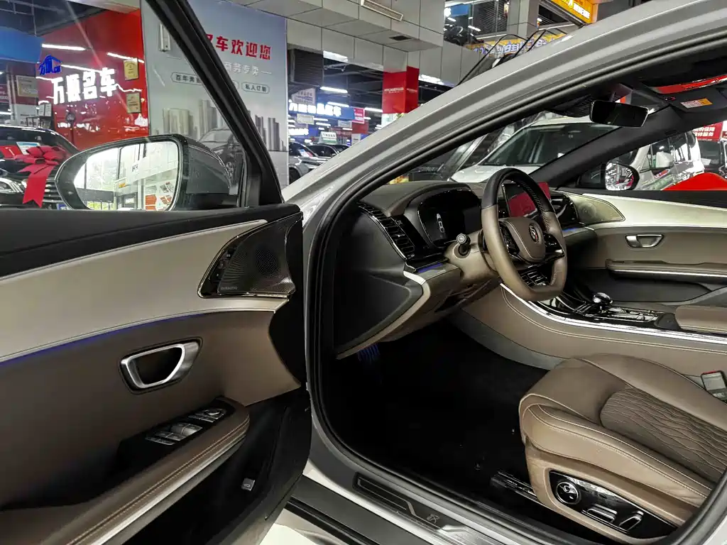 BYD Han 2025 DM-i 125km Premium