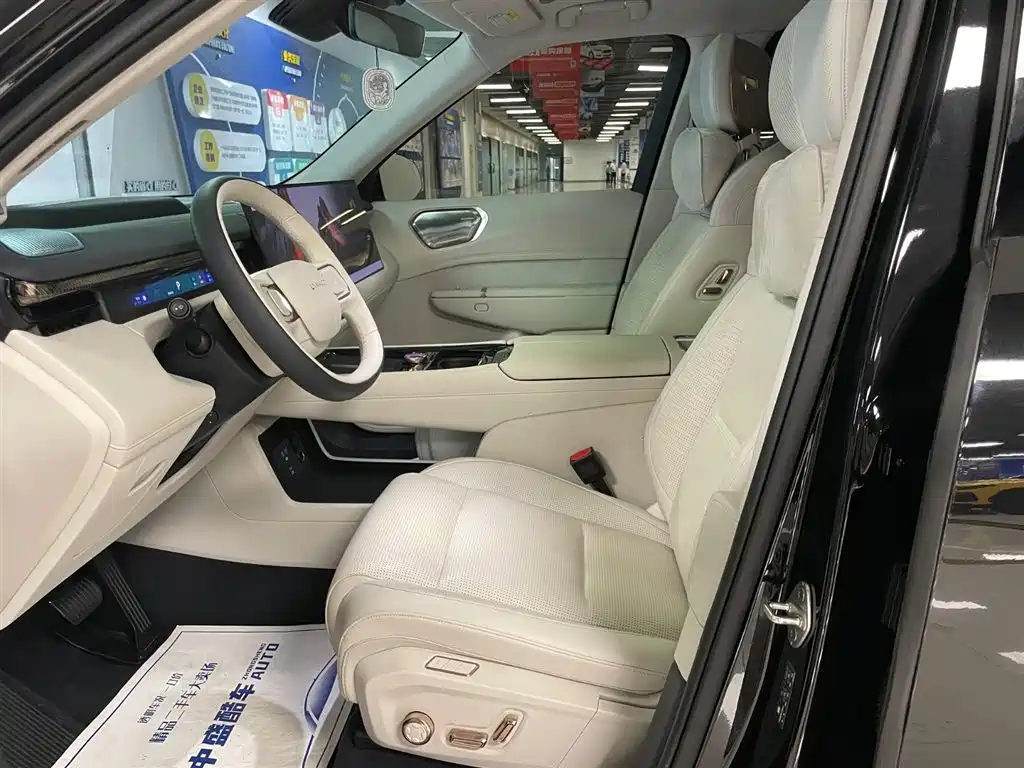Lynk & Co 900 2025 2.0T Ultra 6-Seater