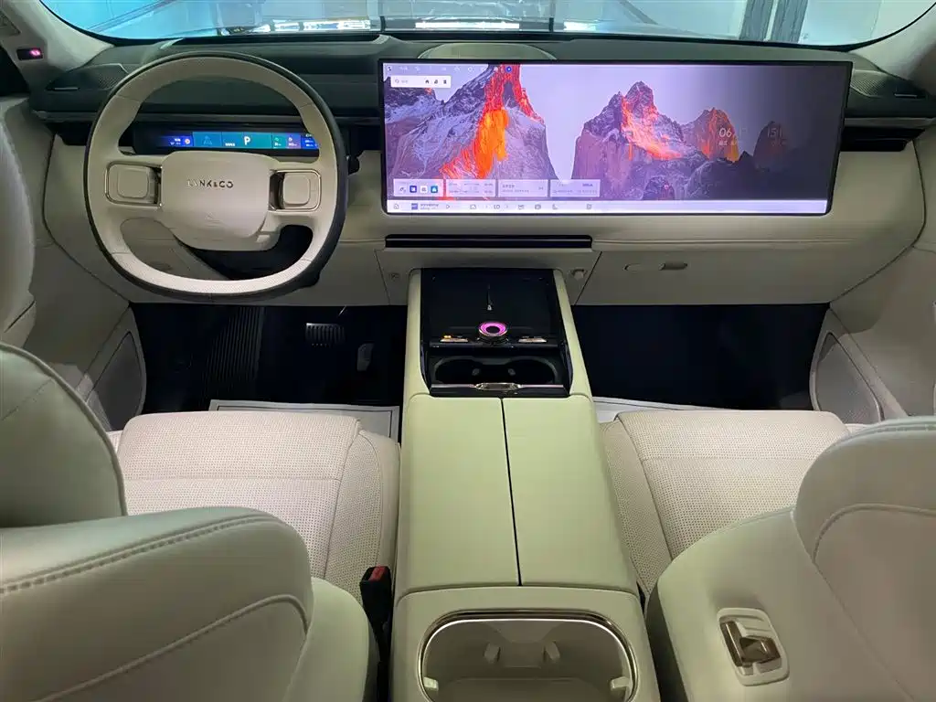 Lynk & Co 900 2025 2.0T Ultra 6-Seater