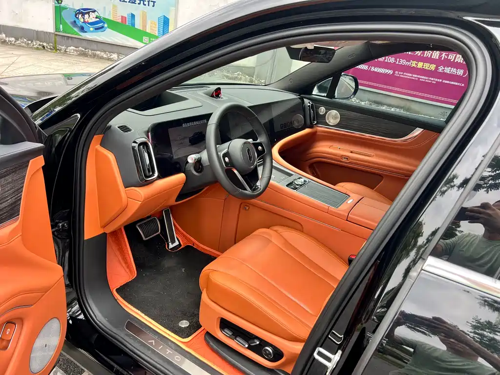 AITO M9 2025 Extended Range Max 52kWh 6-Seater (192-line LiDAR)