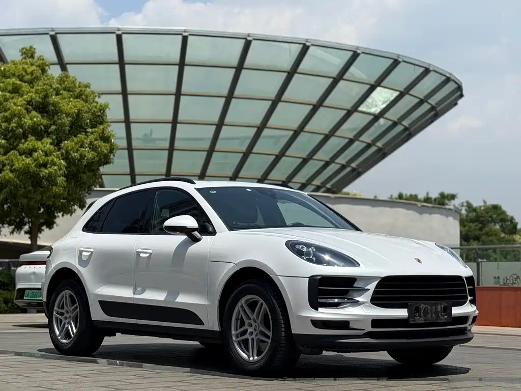 2018 Porsche Macan 2.0T