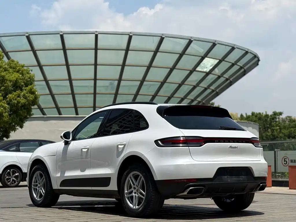 2018 Porsche Macan 2.0T