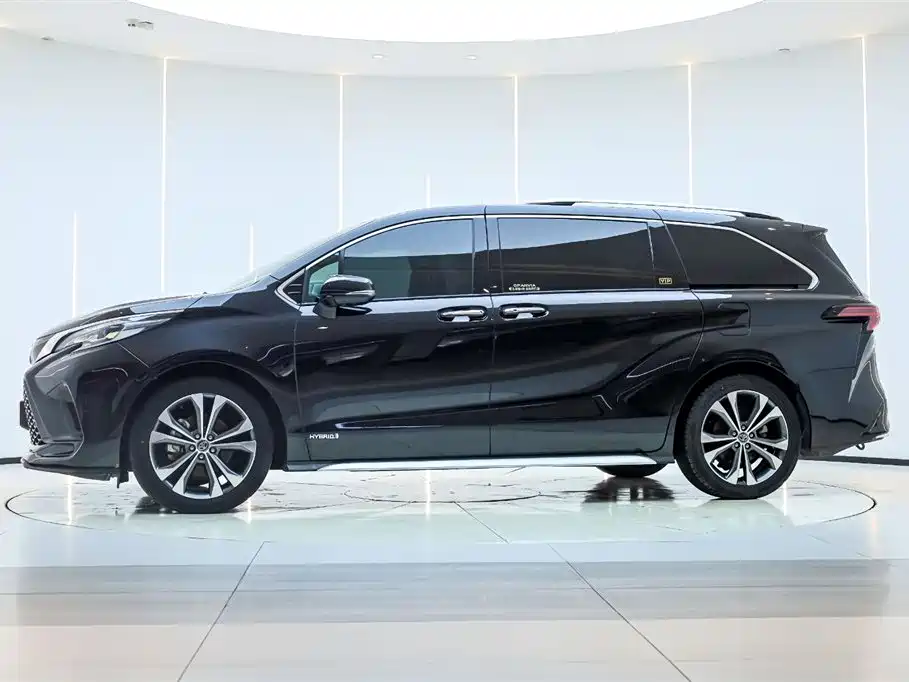 Toyota Granvia 2023 2.5L Hybrid Flagship VIP Edition
