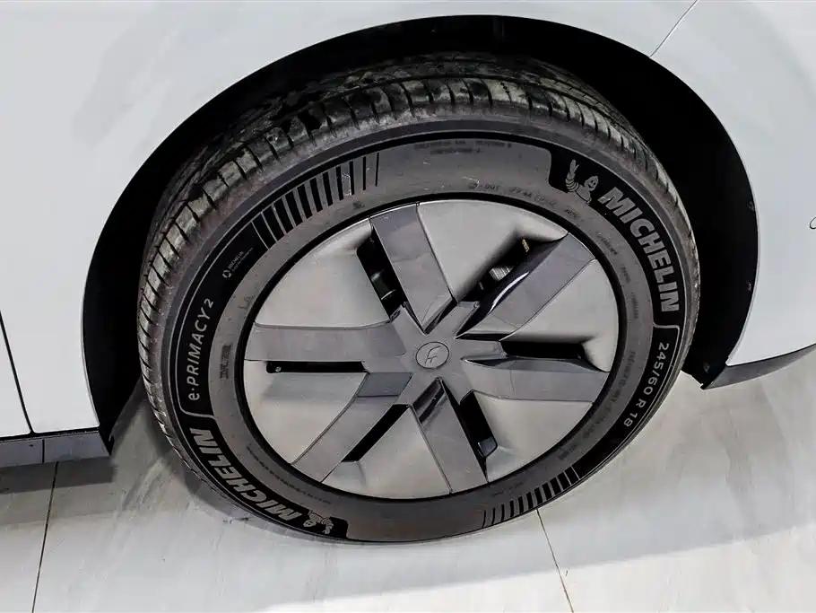 Li Auto MEGA 2025 Ultra Smart Refresh Edition