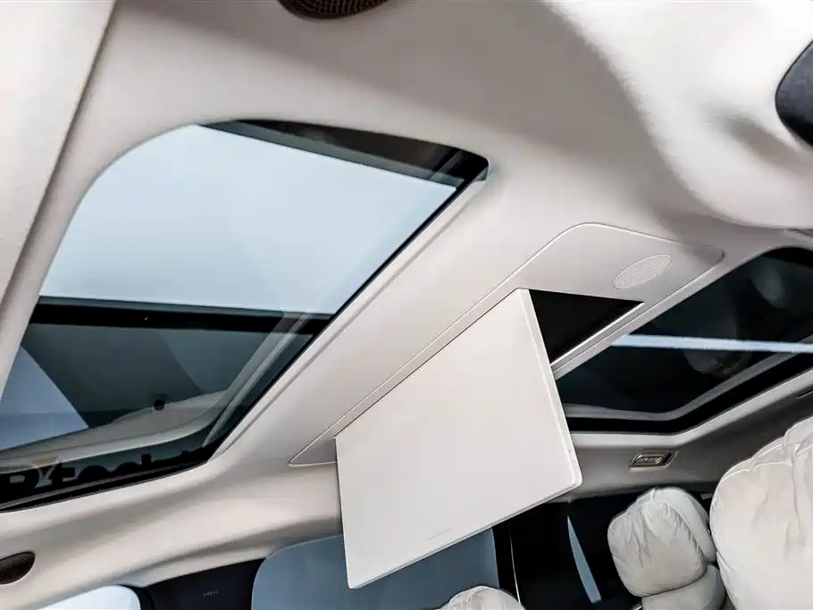 Li Auto MEGA 2025 Ultra Smart Refresh Edition