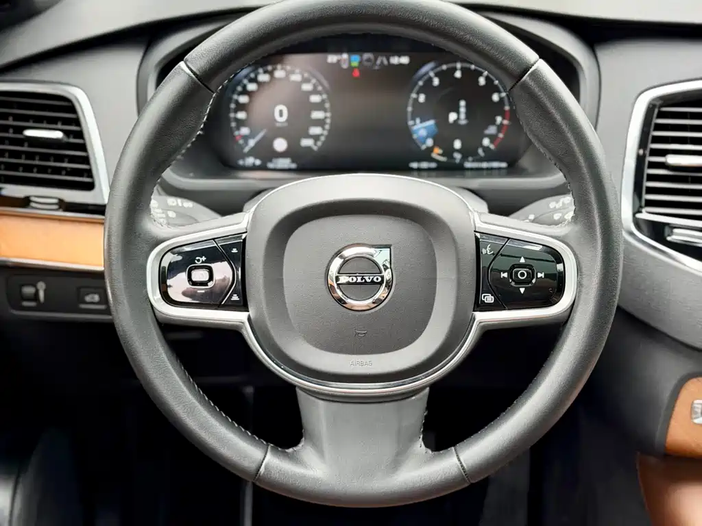 Volvo XC90 2022 B6 Momentum 7-seater
