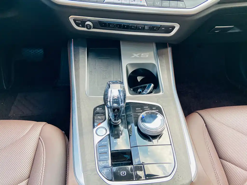 BMW X5 2022 xDrive 30Li Exclusive Edition M Sport Package