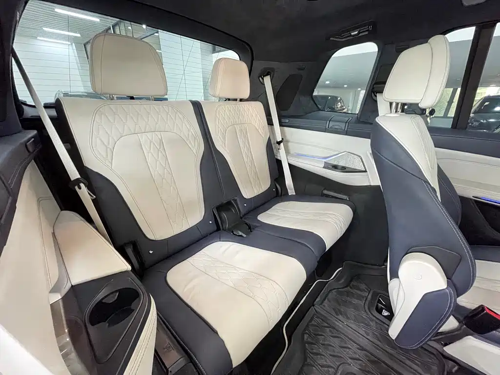 BMW X7 2021 xDrive40i Executive M Sport Package