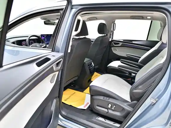 Tavendor 2026 450TSI AWD Flagship 6-Seater