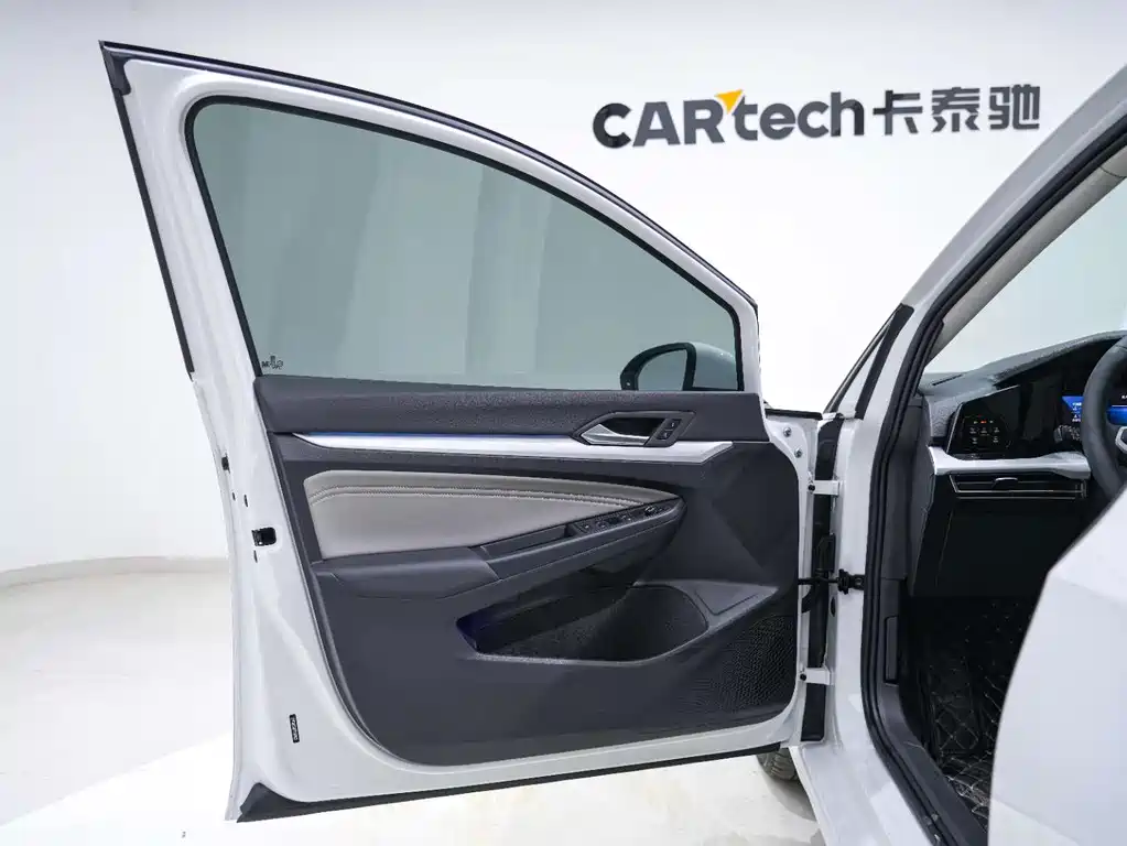 Golf 2023 Facelift 200TSI DSG Pro