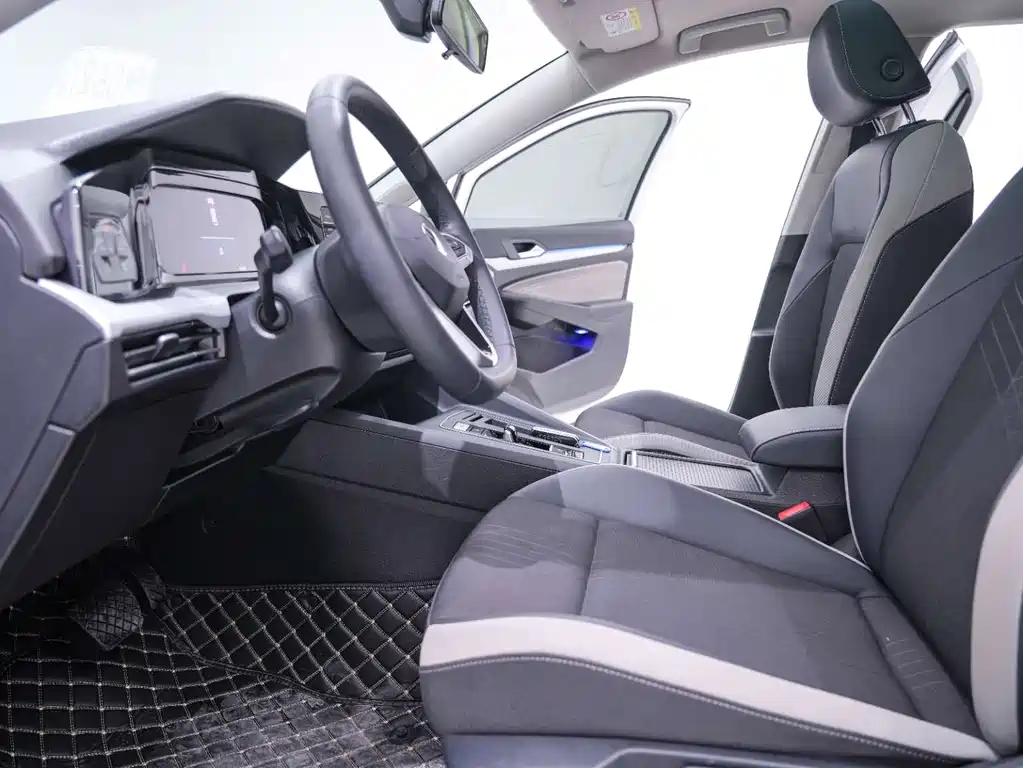 Golf 2023 Facelift 200TSI DSG Pro